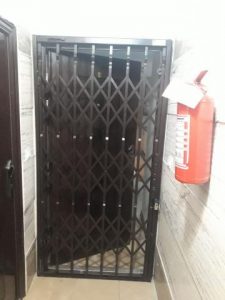 رنگ درب آکاردئونی