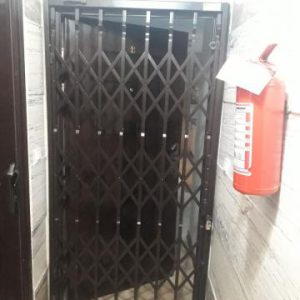رنگ درب آکاردئونی